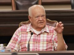 Gobernador de BCS Defiende Estrategia de Seguridad y Cuestiona Críticas en Medio de Ola de Violencia Gobernador BCS defiende estrategia