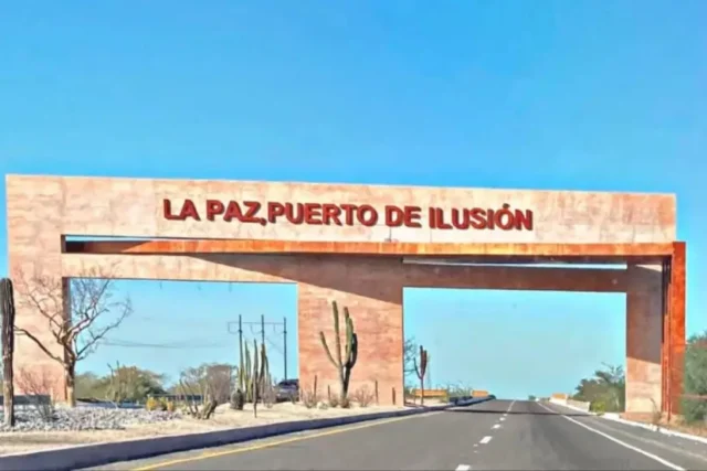 Puerta de La Paz Robo