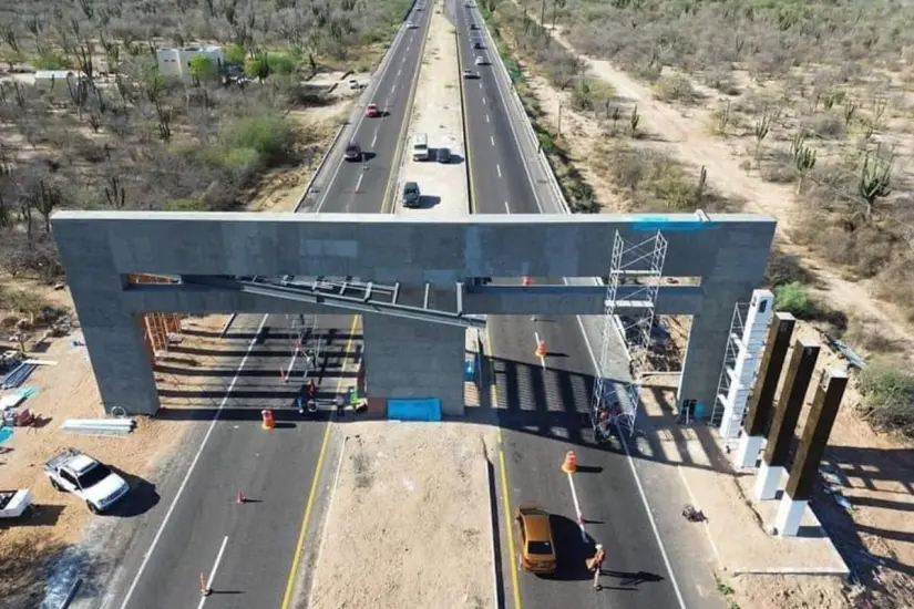 Puerta de La Paz Robo