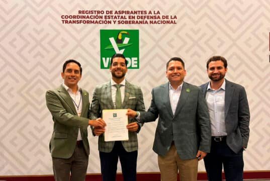 “Cheto” Alvarado se registra en la contienda interna por la gubernatura de Baja California Sur elección de gobernador en BCS